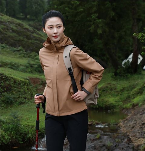 时尚杏耀风衣