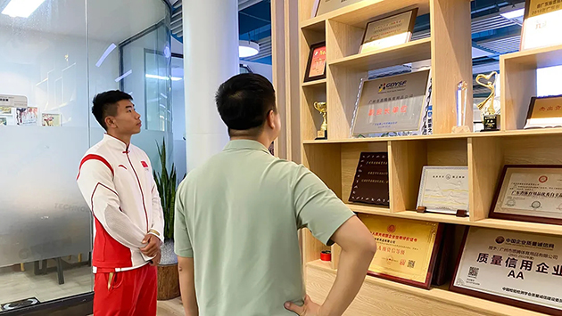 郑鹏飞参观杏耀公司